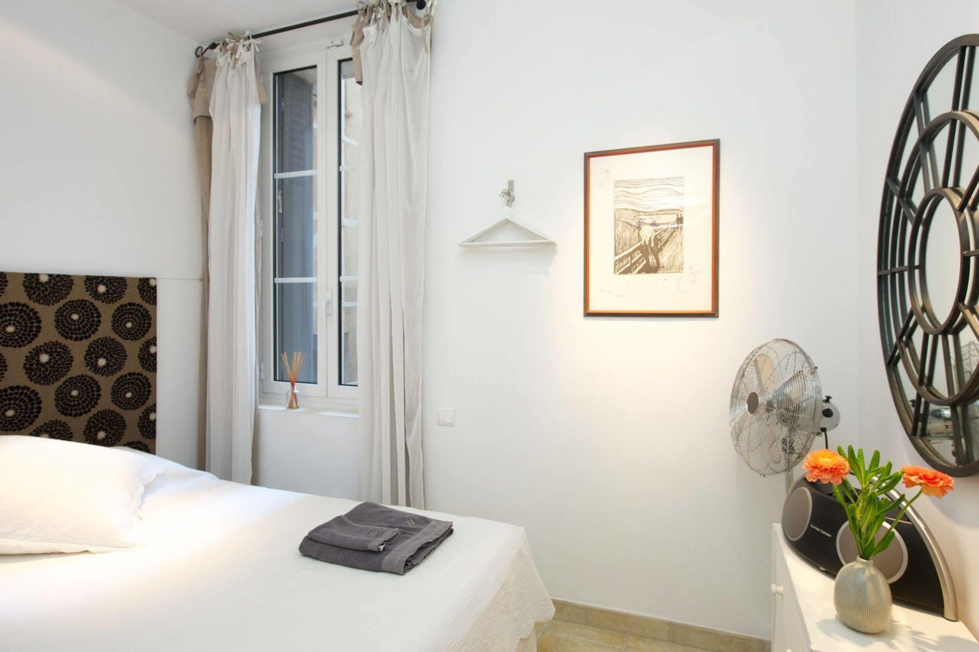Rue Sade Bed & Breakfast Antibes Bagian luar foto
